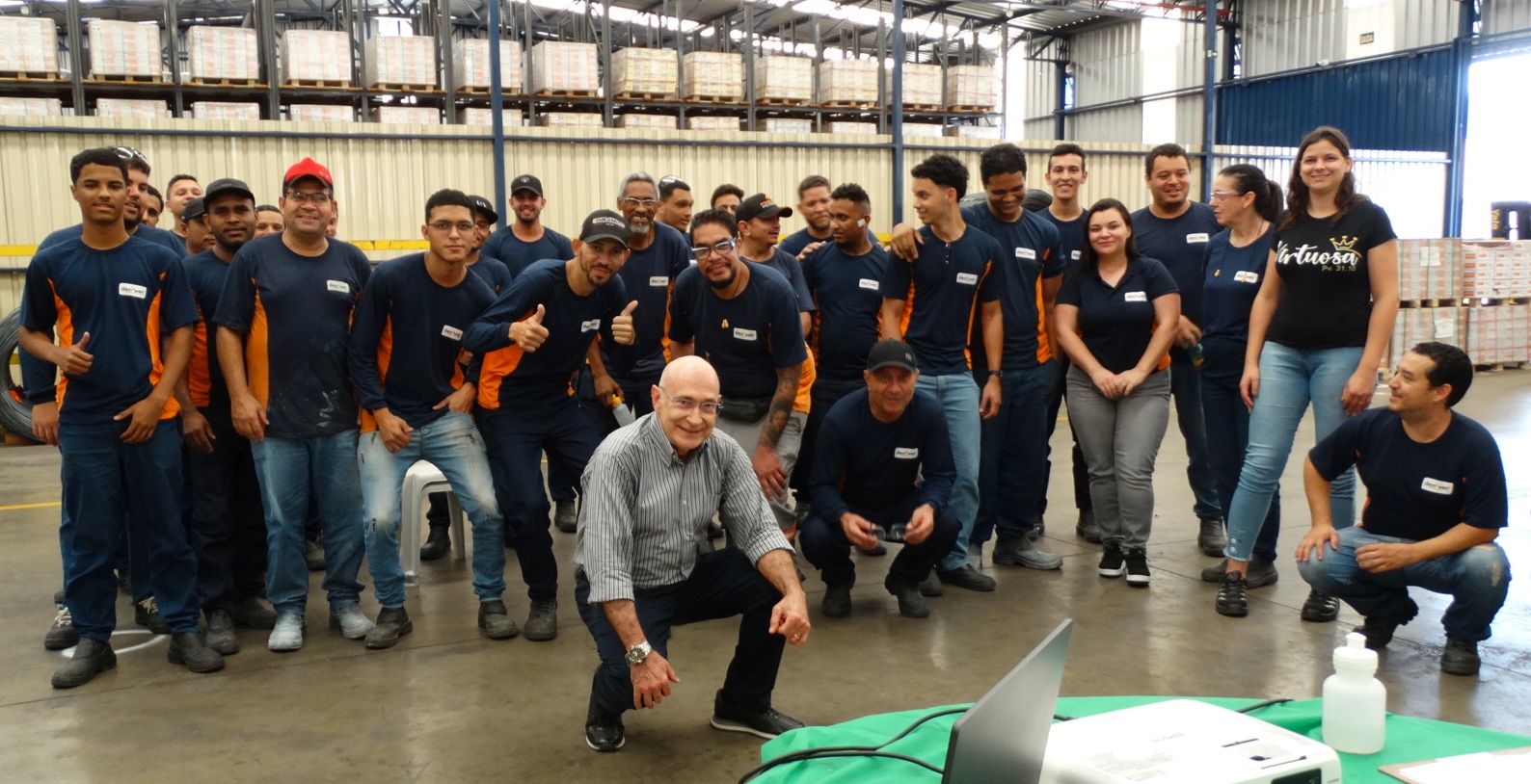 A FORSTER Desenvolvimento Humano atua em duas &aacute;reas estrat&eacute;gicas: 1 - Desenvolvimento Humano &ndash; Educa&ccedil;ao Corporativa (cursos, workshops, programas de educa&ccedil;ao)e treinamento, Gestao do Capital Humano: head hunting, consultoria de RH, outplacement, gestao de carreira e capacita&ccedil;ao; 2 - Desenvolvimento e Gestao de Neg&oacute;cios &ndash; consultoria voltada a Gestao de Projeto, Implanta&ccedil;ao, start up e Administra&ccedil;ao de Novas Unidades (ind&uacute;stria ou servi&ccedil;os com TI), novos Neg&oacute;cios, Produtos e Reestrutura&ccedil;ao de Organiza&ccedil;oes.